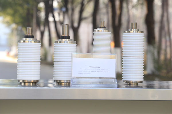 真空開關(guān)管絕緣外殼采用玻璃材料，優(yōu)勢(shì)多多！