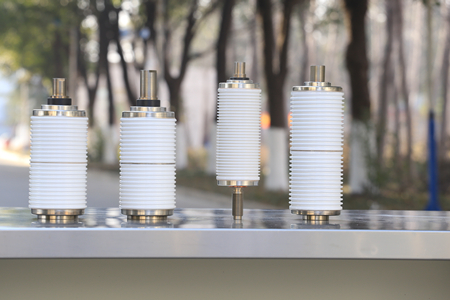 真空開關(guān)管結(jié)構(gòu)及工藝有怎樣的特點(diǎn)和優(yōu)勢(shì)？